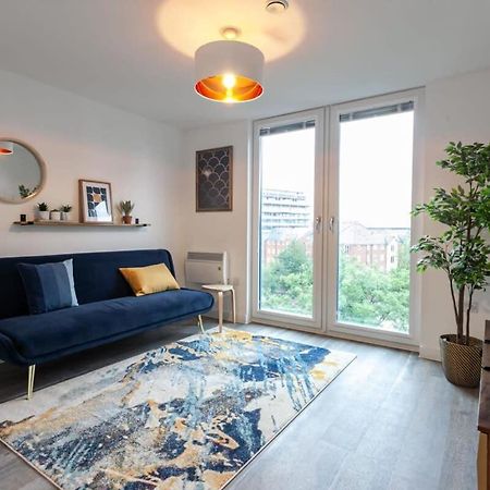 Superb 2 Bed Flat 5Min To Old Trafford Stadium Манчестер Экстерьер фото